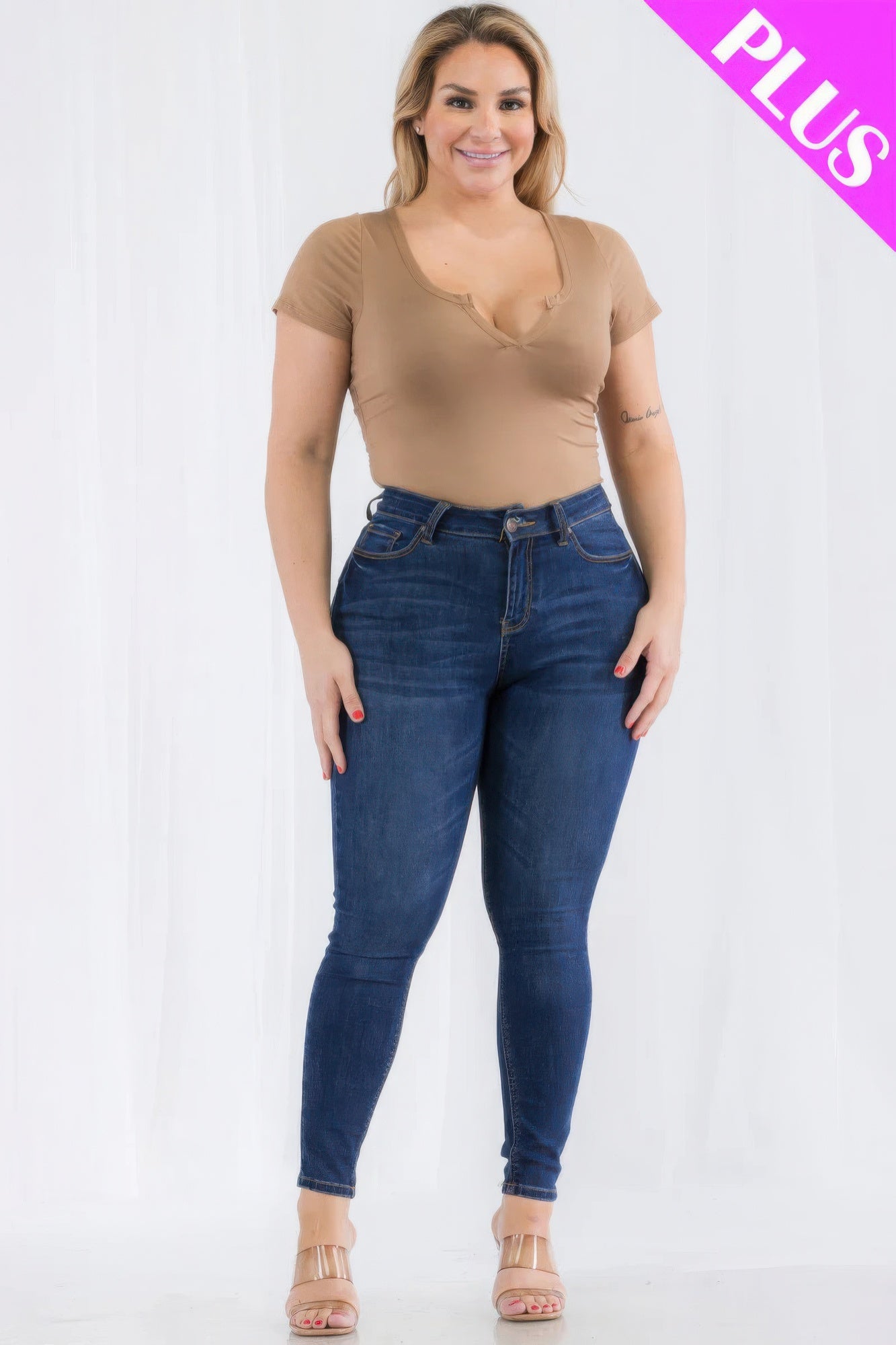 Body de manga corta liso con cuello abierto e informal de talla grande