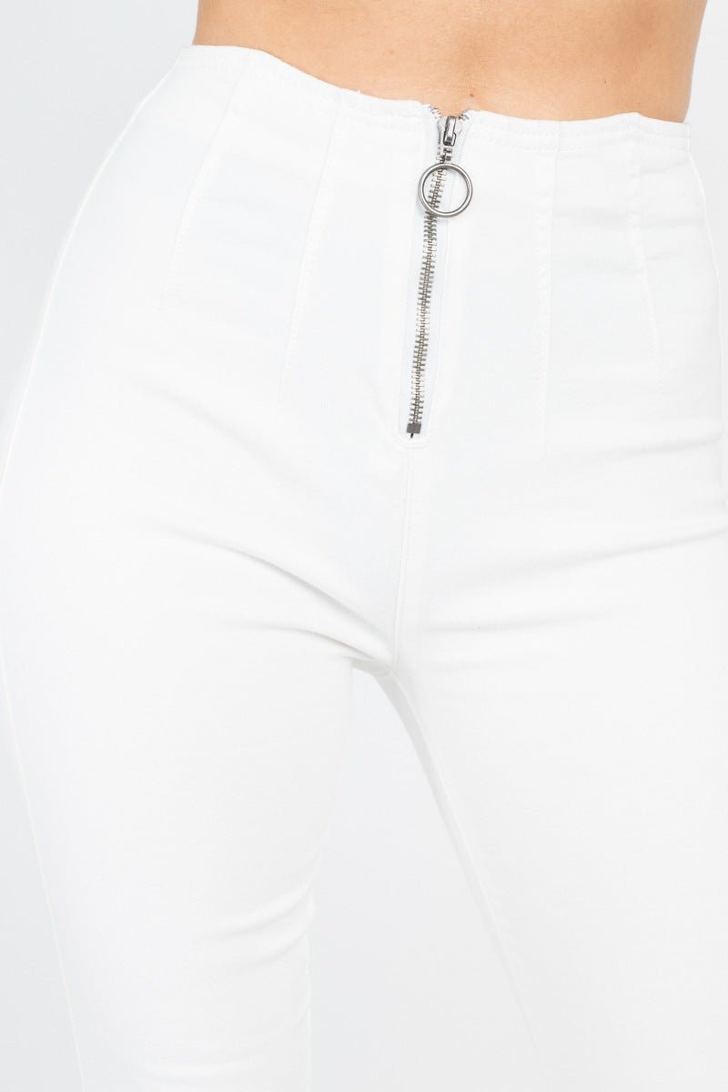 High waist white denim jeans with front o-ring zipper, skinny fit, full length, featuring 70% cotton, 28% polyester, 2% spandex.