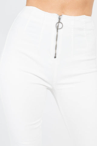 High waist white denim jeans with front o-ring zipper, skinny fit, full length, featuring 70% cotton, 28% polyester, 2% spandex.