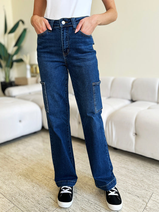 High waist straight cargo jeans in dark wash, featuring pockets and slightly stretchy material, 94% cotton, 5% polyester, 1% spandex.