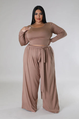 Chic long sleeve crop top with loose pants set, featuring high-waisted design and comfortable fit for a stylish, versatile look.