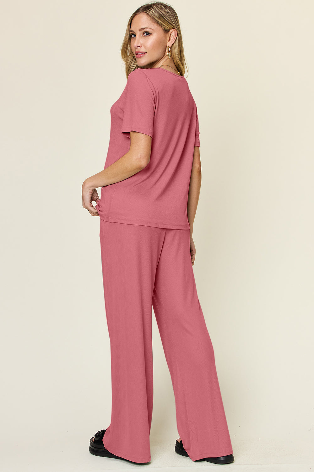 Pink round neck short sleeve t-shirt and wide leg pants set, slightly stretchy, basic style, two-piece outfit.