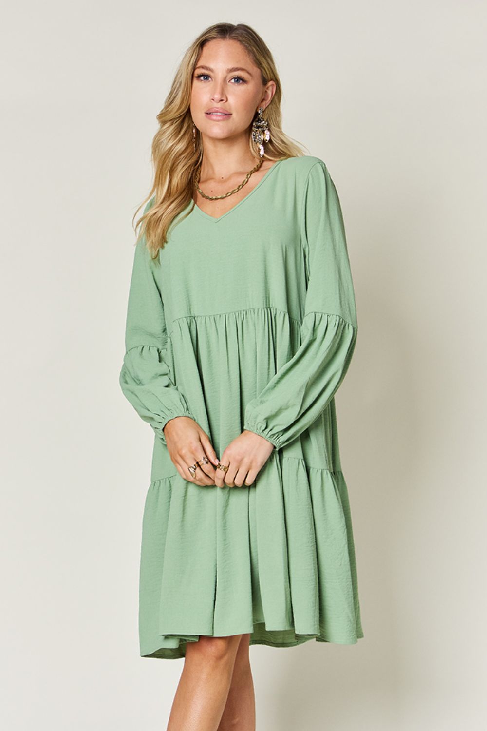 V-Neck Balloon Sleeve Tiered Green Dress with Pockets, Ruffled Details, and High-Stretch Yarn Material